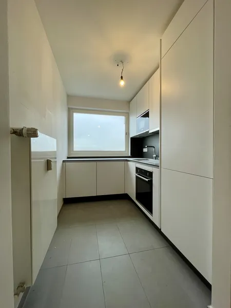 4-Zimmer Wohnung mit Balkon und Einbauküche — photo 1